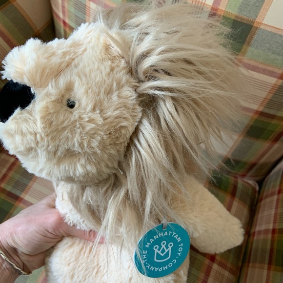 The Manhattan Toy Company stuffedCharlie the Lion - Picture 6 of 6